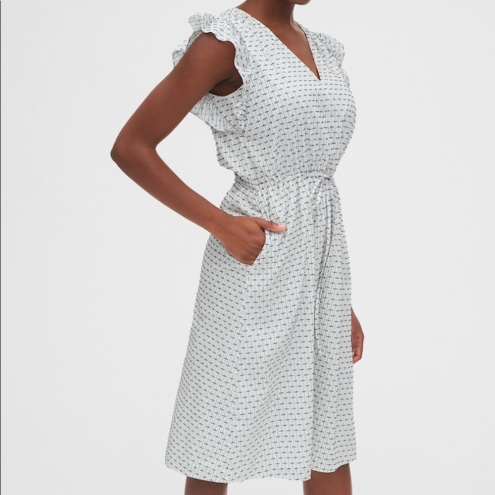 Gap dress with pockets!